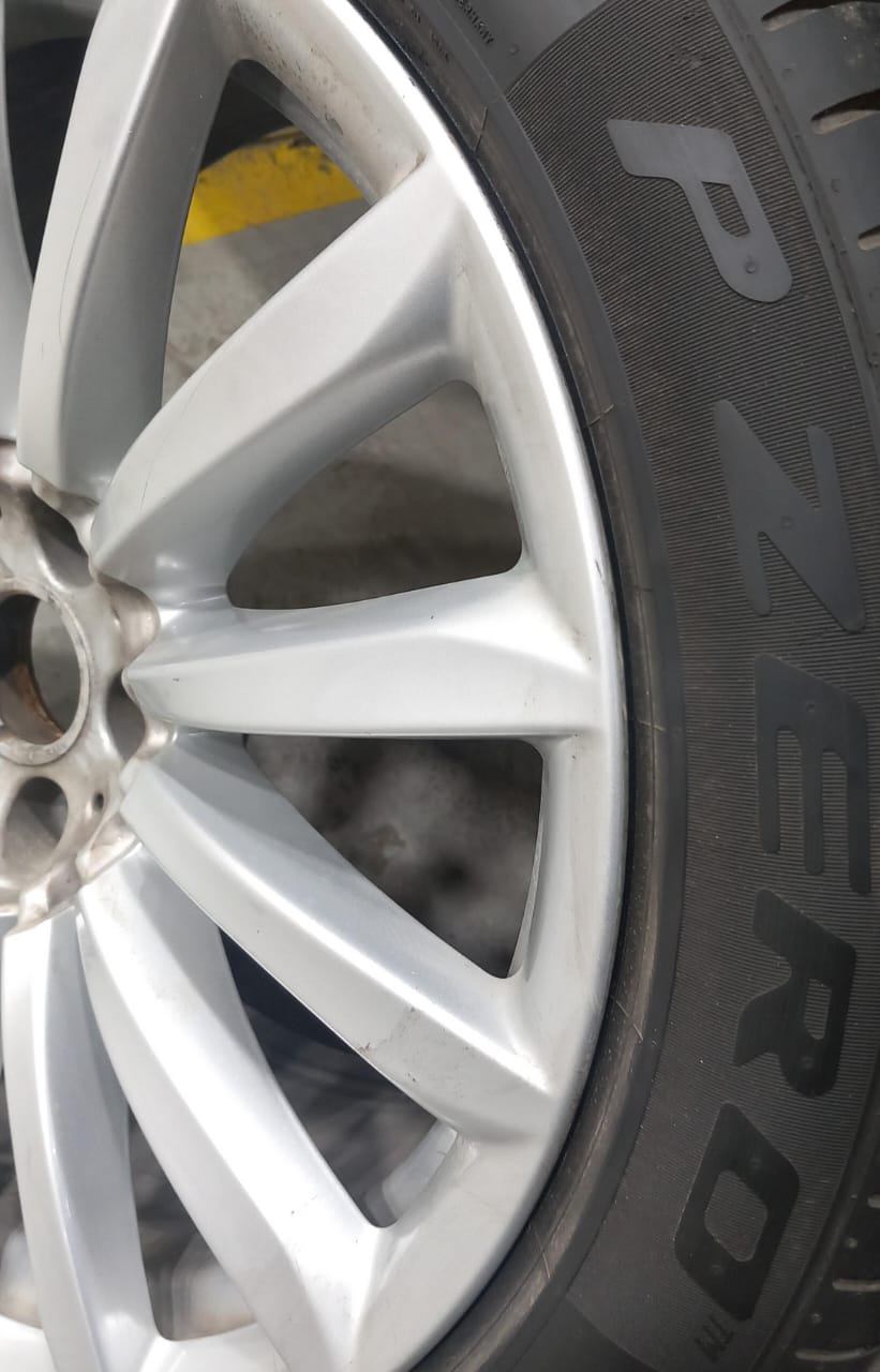 تركيب إطارات وضبط ميزان سيارات BMW الفئة السابعة (730Li)